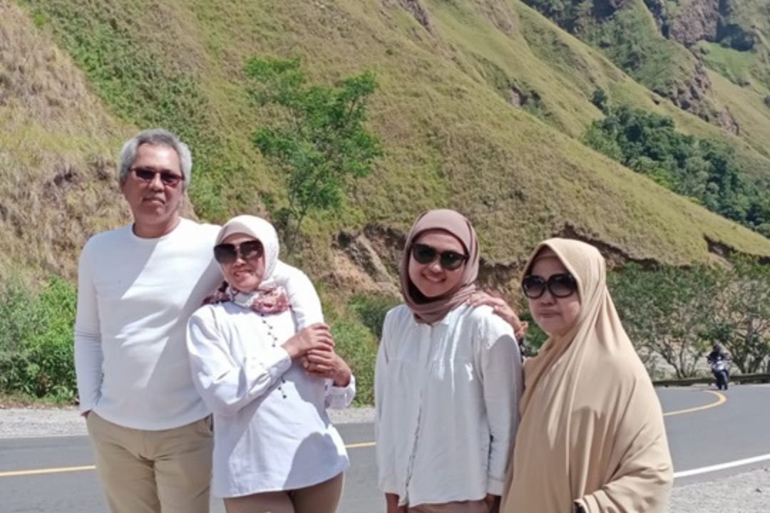 Momen Liburan Klien Bersama In Lombok Trans di Lombok