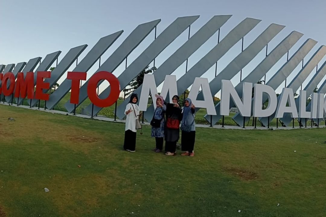 Perjalanan Wisata Klien dengan Mobil Rental di Lombok